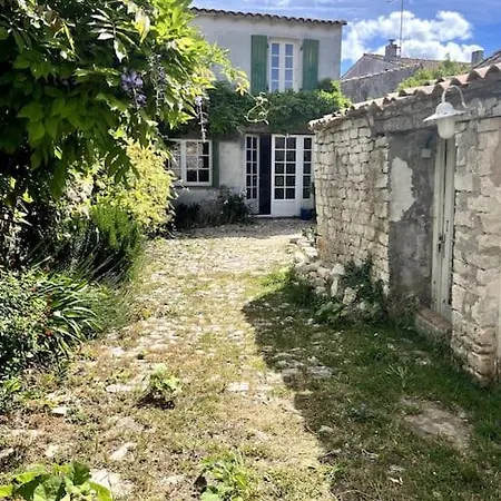 Grande Maison De Village Avec Piscine