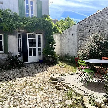 Grande Maison De Village Avec Piscine Holiday home