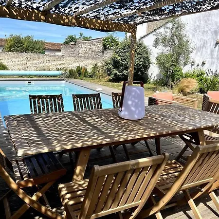 Holiday home Grande Maison De Village Avec Piscine Sainte-Marie-de-Re