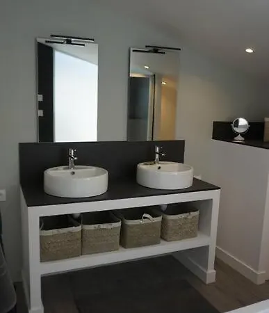 Grande Maison De Village Avec Piscine Holiday home *